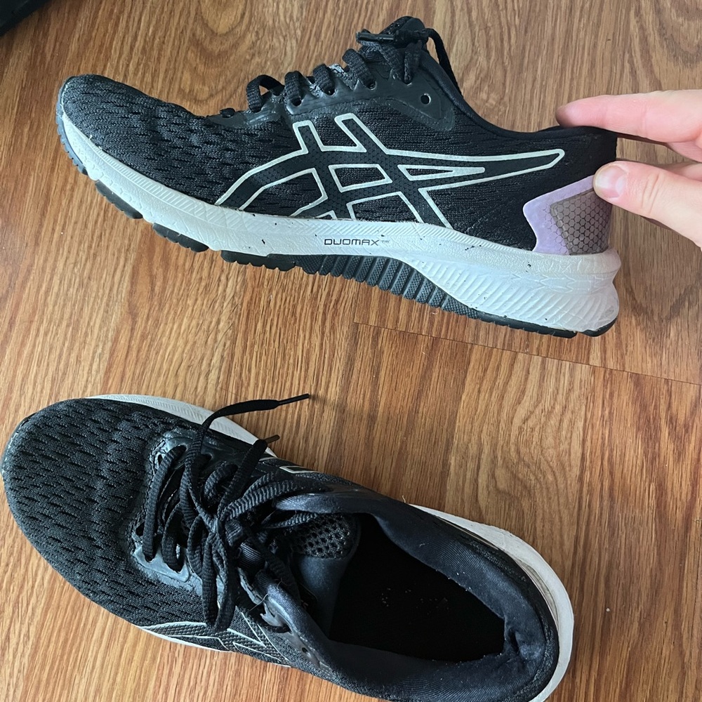 Asics - Picture 2 of 6